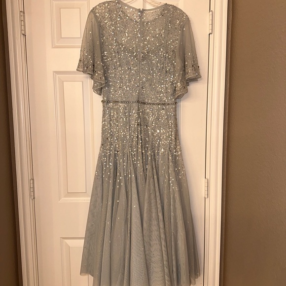 Mac Duggal Flounce Sleeve, Tea Length Women’s Dress size 8, with Sequins - Picture 5 of 14